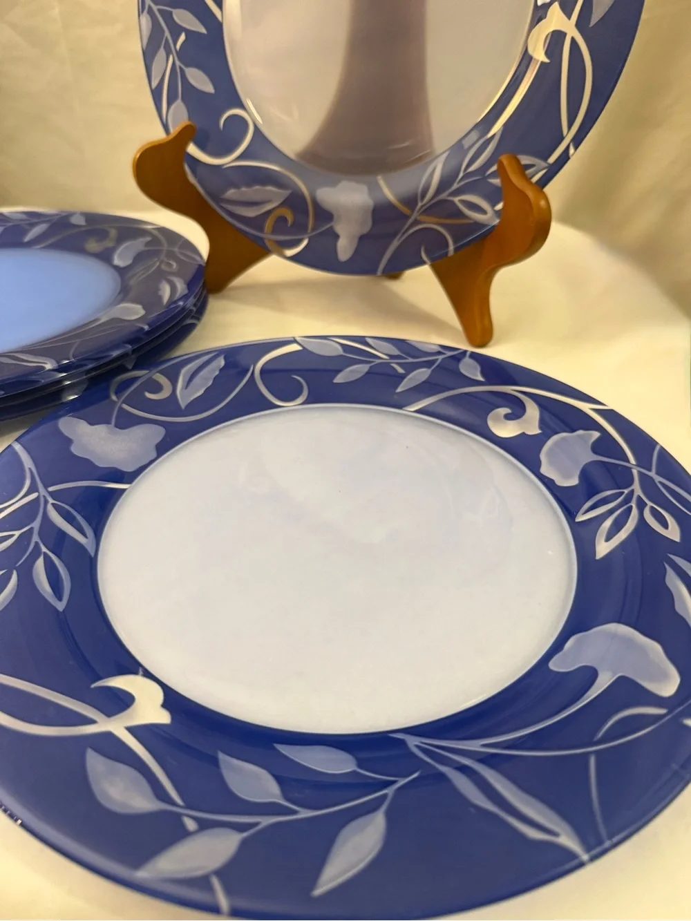 6 Luminarc Plenitude distinctive cobalt blue glass border. By Arcoroc France